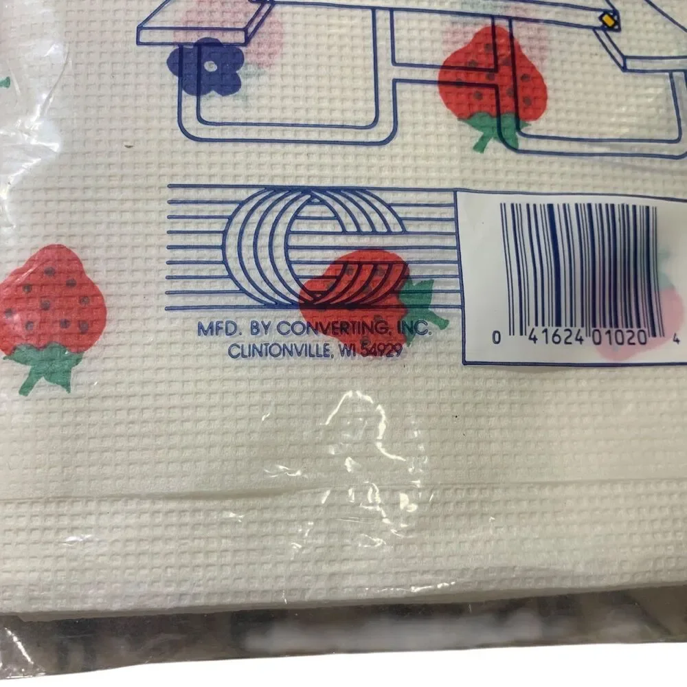 Vintage Linette Strawberry Absorbent Tissue 2 Ply Table Cover 44x96 Cottagecore
